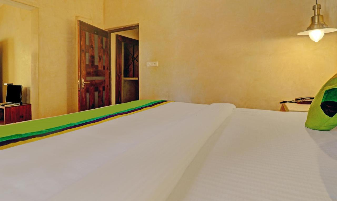 Treebo Morjim Banyan Resort Exterior foto